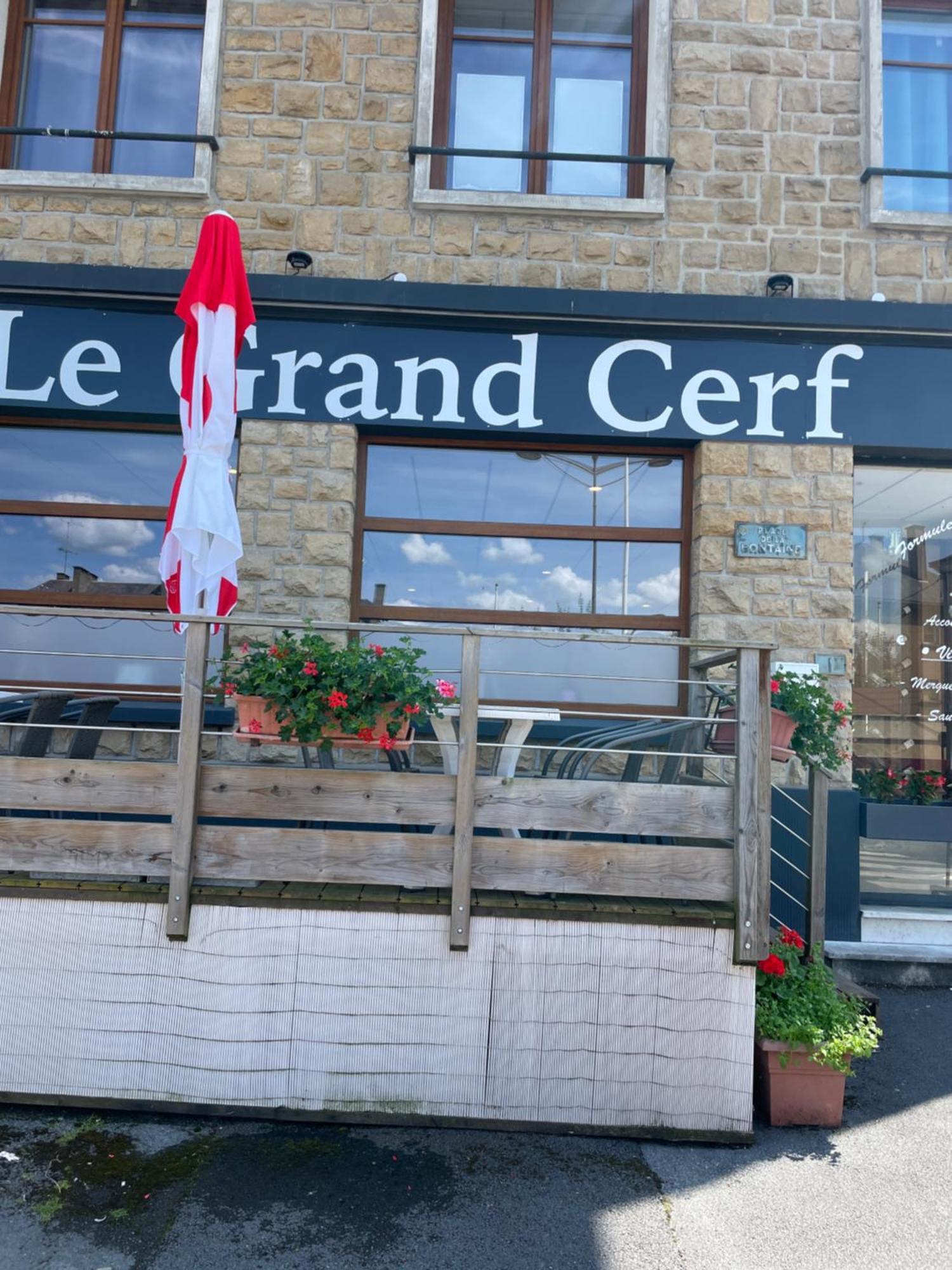 Le Grand Cerf Ξενοδοχείο Carignan Εξωτερικό φωτογραφία